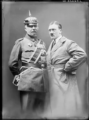 "Hitler-Putsch": Am 8./9. November 1923 scheiterte ein von Hitler und Weltkriegsgeneral Ludendorff angeführter Umsturzversuch, der von München ausgehend das Ziel hatte, die Reichsregierung in Berlin zu stürzen. "Hitler-Putsch": Am 8./9. November 1923 scheiterte ein von Hitler und Weltkriegsgeneral Ludendorff angeführter Umsturzversuch, der von München ausgehend das Ziel hatte, die Reichsregierung in Berlin zu stürzen.