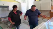Seit ganzen vier Jahren baut Marions (li.) Gatte Peter (re.) das gemeinsame Schn&auml;ppchenhaus um. Doch in dem alten Gutshof im th&uuml;ringischen Bielathal ist noch immer nichts fertig.