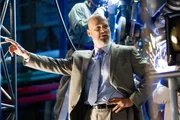 Als sich Tony Stark nach einem Angriff der Terrorgruppe "Zehn Ringe" mit seiner Firma "Stark Industries" aus dem Waffengesch&auml;ft zur&uuml;ckziehen will, gef&auml;llt das Obadiah Stane (Jeff Bridges), dem Freund seines verstorbenen Vaters, ganz und gar nicht ...