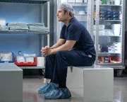 Dr. Atticus Lincoln (Chris Carmack)