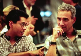 Der Regisseur Roland Emmerich (r.)