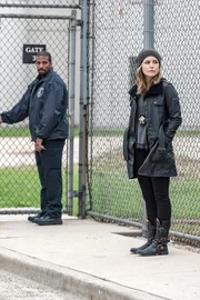 Erin Lindsay (Sophia Bush)