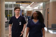 Dr. Shaun Murphy (Freddie Highmore) und Dr. Joran Allen (Bria Henderson)