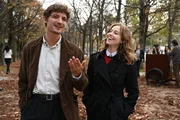 Ein Gl&uuml;cksfall Sofort wieder Feuer und Flamme: Niels Schneider als Alain Aubert, Lou de La&acirc;ge als Fanny Fournier  Copyright: SRF/FRENETIC FILMS