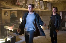 Griffin (Jamie Bell, l.); David Rice (Hayden Christensen, r.)