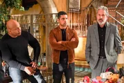 (v.li.): LL Cool J (Special Agent Sam Hanna), Wilmer Valderrama (NCIS Special Agent Nicholas „Nick“ Torres), Gary Cole (NCIS Special Agent Alden Parker).