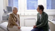 Jo Hiller im Interview mit einer Patientin, die Lebensmittelbakterien ins Krankenhaus brachten. Jo Hiller im Interview mit einer Patientin, die Lebensmittelbakterien ins Krankenhaus brachten.
