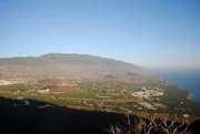 La Palma, Canary Islands, Spain: View from the edge of the Cumbre Neuva collapse scar, that looks over the entire Western side of La Palma. This the area that could potentially collapse into the Atlantic Ocean. La Palma, Canary Islands, Spain: View from the edge of the Cumbre Neuva collapse scar, that looks over the entire Western side of La Palma. This the area that could potentially collapse into the Atlantic Ocean.