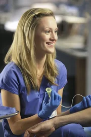 Hat Schwierigkeiten, ohne J.D.s Hilfe eine Pr&uuml;fung zu bestehen: Lucy (Kerry Bishe) ...