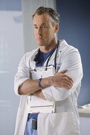 Macht Lucy das Leben schwer: Dr. Cox' (John C. McGingley) ...