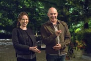 Tess (Ellie Kemper), Robby (Rob Corddry)