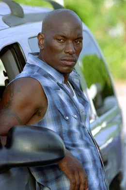 Nachdem sich kein passender Partner f&uuml;r O'Conner findet, besteht dieser darauf, seinen alten Freund Roman Pearce (Tyrese Gibson) zu engagieren. Denn er ist der einzige, der den Stra&szlig;enrennfahrern das Wasser reichen kann.