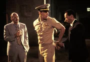 Agent Brian Turque (John Ashton, l.), Harmon Rabb, Jr. (David James Elliott)