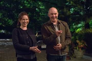 Elie Kemper (Tess), Rob Corddry (Robby).