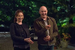 Elie Kemper (Tess), Rob Corddry (Robby).