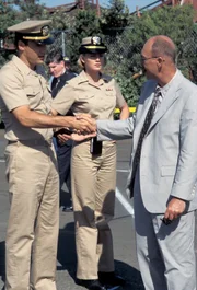 V.l.: Harmon Rabb, Jr. (David James Elliott), Meg Austin (Tracy Needham), Agent Brian Turque (John Ashton)