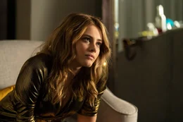 Tessa (Josephine Langford)