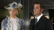 l-r : Dr. Julia Ogden (Helene Joy,l), Detective Murdoch (Yannick Bisson,r)