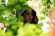 Rani (Rhianne Barreto) taucht plötzlich wieder auf und ist auf die Hilfe ihrer Freunde angewiesen. Rani (Rhianne Barreto) taucht plötzlich wieder auf und ist auf die Hilfe ihrer Freunde angewiesen.
