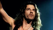 Tragisches Ende einer Rock-Ikone: Michael Hutchence wird tot in seinem Hotelzimmer gefunden.