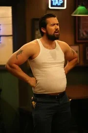 Mac (Rob McElhenney)