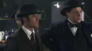 William Murdoch (Yannick Bisson, l.) und Winston Churchill (Thomas Howes, r.)