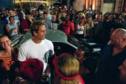 Der ehemalige Cop O'Conner (Paul Walker, 2.v.l.) und sein Freund Roman vom FBI angeheuert, um einen brutalen Gangsterboss vom Thron zu sto&szlig;en.