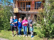 Im Bau: Das Haus wächst. Die Familie auch.