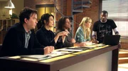 V.l.: Nate (Timothy Hutton), Sophie (Gina Bellman), Eliot (Christian Kane), Parker (Beth Riesgraf) und Alec (Aldi Hodge) wollen den Chef eines Musiklabels zur Rechenschaft ziehen. Dieser klaut nicht nur Musik, sondern bringt die angehenden Stars um ihr Geld und stiehlt ihnen auch noch die Rechte an ihren eigenen Texten.
