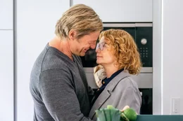 B&auml;rbel (Annette Frier) und Lutz Schmitz (Henning Baum) sind nicht immer einer Meinung. Ob die beiden sich trotz Komplikationen wieder zusammenraufen k&ouml;nnen?