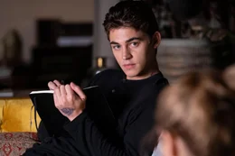 Hardin (Hero Fiennes Tiffin)