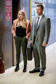 (v.l.n.r.) Tiffany Williams (Paulina Olszynski); G. Callen (Chris O'Donnell)