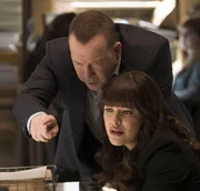 Öffentliche Empörung kommt auf, als ein Polizist einen Teenager tötet und nicht zur Rechenschaft gezogen wird. Wenig später wir der Partner des Cops angeschossen. Danny (Donnie Wahlberg, l.) und Baez (Marisa Ramirez, r.) wollen wissen, ob sie es mit einem Racheakt zu tun haben ...