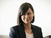 Sarah MacKenzie (Catherine Bell)