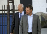 Hollace Kilbride (Gerald McRaney, l.); G. Callen (Chris O'Donnell, r.)