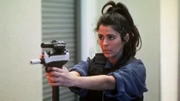Amber Mendez (Maria Conchita Alonso)
