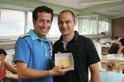 Willi und Armin Haferung in der Goldschl&auml;gerei Schwabach