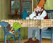 Regenwetter! Pettersson hat schlechte Laune und kann es gar nicht leiden, wenn Kater Findus mit dem Stuhl kippelt. Regenwetter! Pettersson hat schlechte Laune und kann es gar nicht leiden, wenn Kater Findus mit dem Stuhl kippelt.