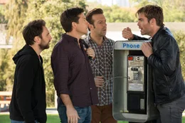 L-R: Dale Arbus (Charlie Day), Nick Hendricks (Jason Bateman), Kurt Buckman (Jason Sudeikis) und Rex Hanson (Chris Pine)