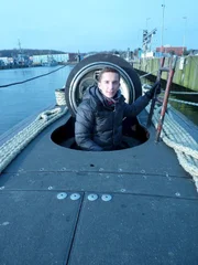Eric Mayer, pur+ Stuntman des Wissens in Kiel bei einer Tauchfahrt im modernsten U-Boot der Bundesmarine U33 Eric Mayer, pur+ Stuntman des Wissens in Kiel bei einer Tauchfahrt im modernsten U-Boot der Bundesmarine U33