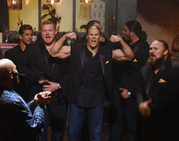 NFL Player (Jordan Rodgers, hinten l.), NFL player (Josh Sitton, r.)