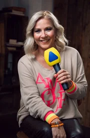 Am 1. Dezember 2023 h&auml;tte VIVA seinen 30. Geburtstag gefeiert. Doch 2018 war Schluss f&uuml;r den Musiksender, der seit 1993 wie kein anderer das Lebensgef&uuml;hl einer ganzen Generation pr&auml;gte und zum Sprungbrett f&uuml;r zahlreiche Stars wurde. ARD Kultur erz&auml;hlt in drei Teilen - Aufstieg, Triumph und Fall - die Schl&uuml;sselmomente der Sendergeschichte. - In der Dokumentation &auml;ussert sich u.a. Aleks Bechtel, Moderatorin.