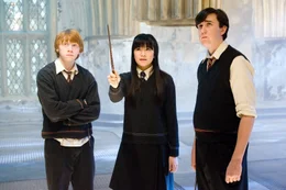 "Harry Potter und der Orden des Ph&ouml;nix", Harry Potter wird Zeuge von Voldemorts Wiederauferstehung. Das Zauberei-Minesterium schenkt ihm keinen Glauben und vermutet dahinter eine heimt&uuml;ckische List. So wird gegen ihn ein Verfahren wegen ungenehmigter Nutzung von Magie eingeleitet. Nur Harrys engste Freunde und Professor Dumbledore nehmen die Warnung ernst. Im geheimen 'Orden des Ph&ouml;nix' findet Potter Unterschlupf und bereitet sich auf Lord Voldemorts Angriff vor, denn einer Prophezeiung nach kann nur einer der beiden &uuml;berleben.Im Bild (v.li.): Rupert Grint (Ron Weasley), Katie Leung (Cho Chang), Matthew Lewis (Neville Longbottom).  SENDUNG: ORF eins - MO - 01.04.2013 - 15:25 UHR. - Veroeffentlichung fuer Pressezwecke honorarfrei ausschliesslich im Zusammenhang mit oben genannter Sendung oder Veranstaltung des ORF bei Urhebernennung.  Foto: ORF/Warner.  Anderweitige Verwendung honorarpflichtig und nur nach schriftlicher Genehmigung der ORF-Fotoredaktion.  Copyright: ORF, Wuerzburggasse 30, A-1136 Wien, Tel. +43-(0)1-87878-13606