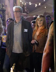 Nach dem r&auml;tselhaften Ableben einer Zirkusartistin tauchen D.B. Russell (Ted Danson) und Catherine (Marg Helgenberger) bei ihren Ermittlungen in die wundersame Welt eines wanderndem Kuriosit&auml;tenkabinetts ein.