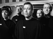 Haudegen McLane (Dietmar Schönherr, 3. v. li.) und die Besatzung der "Orion": Mario de Monti (Wolfgang Völz, 2. v. li.), Hasso Sigbjönson (Claus Holm, re.), Atan Shubashi (Friedrich Georg Beckhaus) und Helga Legrelle (Ursula Lillig).