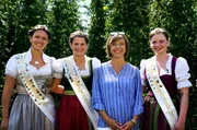 Tettnanger Hopfenhoheiten mit Moderatorin Annette Krause. Tettnanger Hopfenhoheiten mit Moderatorin Annette Krause.