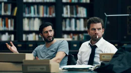 Zwischen den langj&auml;hrigen Kollegen Assad (Fares Fares, l.) und Carl (Nikolaj Lie Kaas, r.) herrscht dicke Luft.