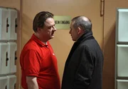 Seidel (Peter Kurth, links) und Kriminalhauptkommissar Frank Steier (Joachim Kr&oacute;l).