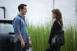 Jesse (Skylar Astin), Becca (Anna Kendrick)