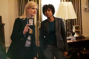 Auf der Suche nach der Wahrheit: Det. Lilly Rush (Kathryn Morris, l.) und Kat Miller (Tracie Thoms, r.)